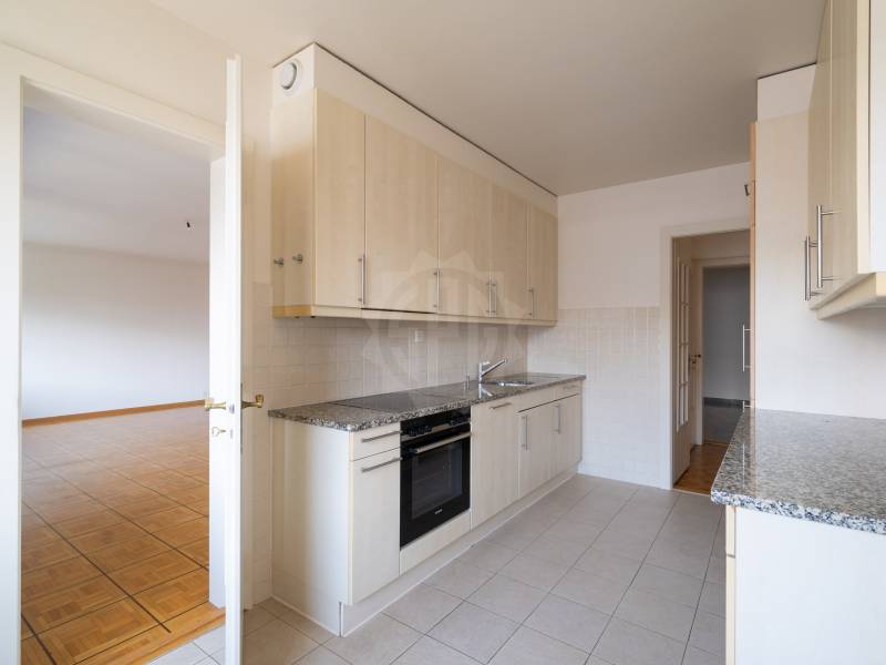 5 rooms apartment