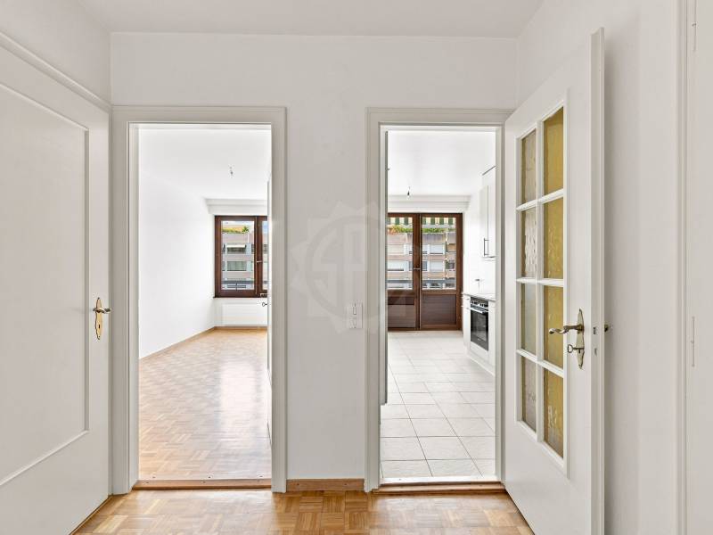 5 rooms apartment