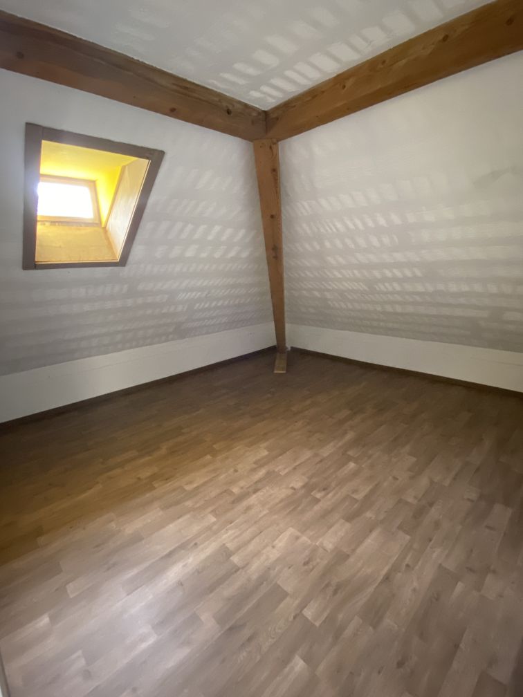 5 rooms apartment