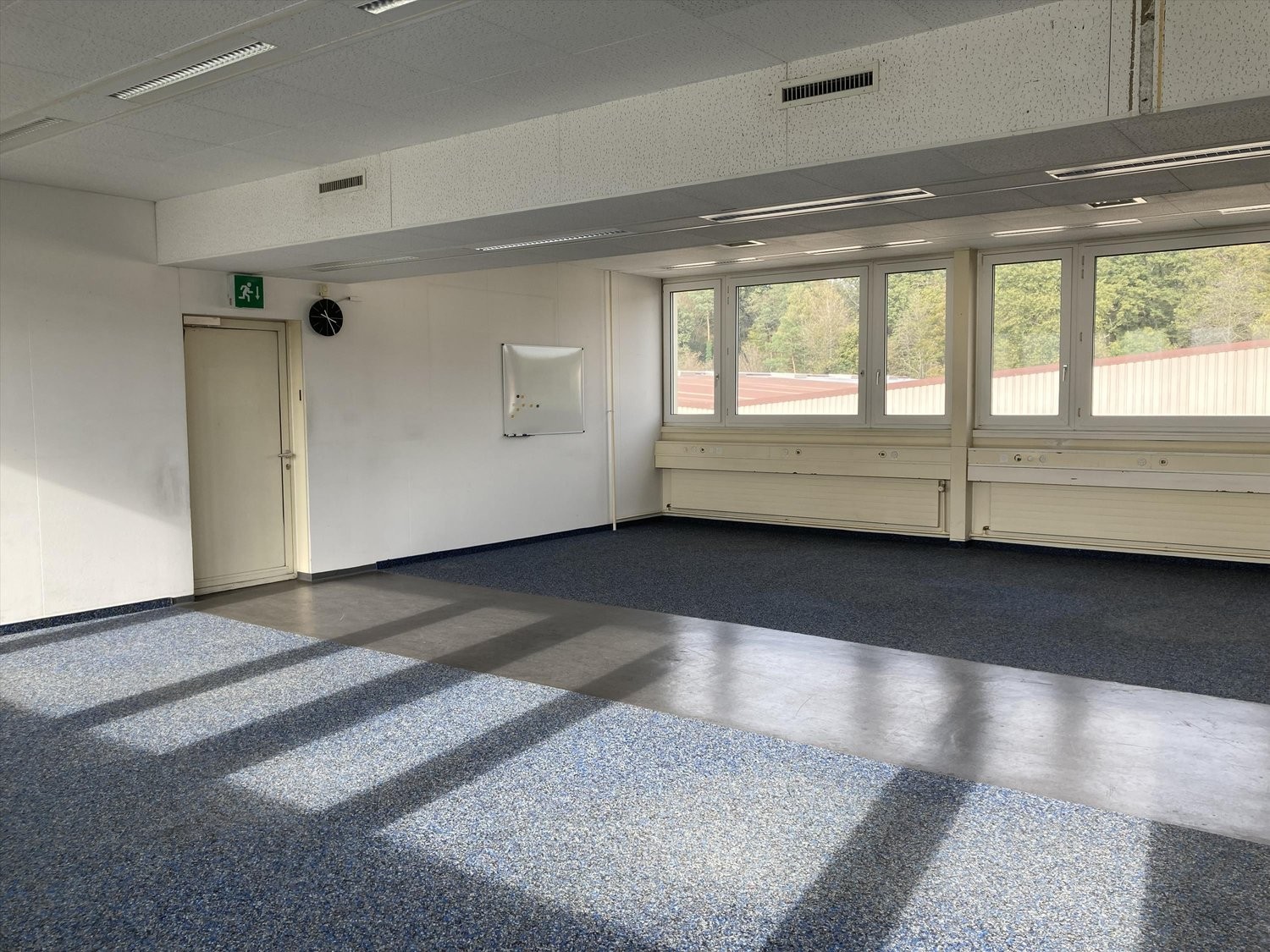 198m² office