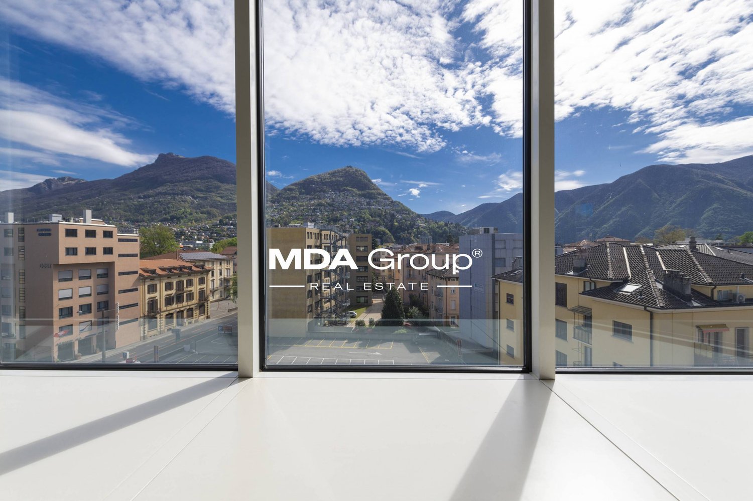 448m² office