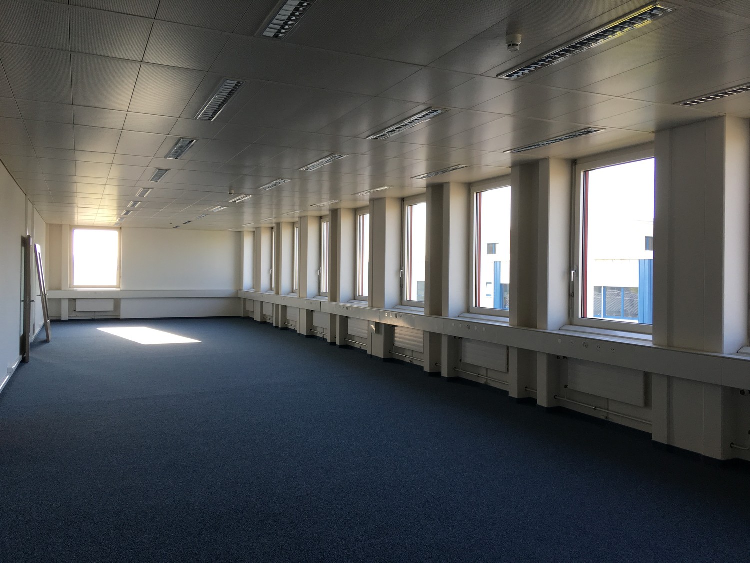 120m² office
