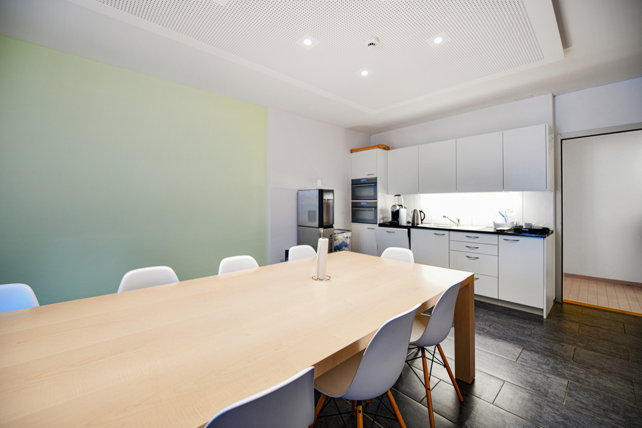 1299m² commercial