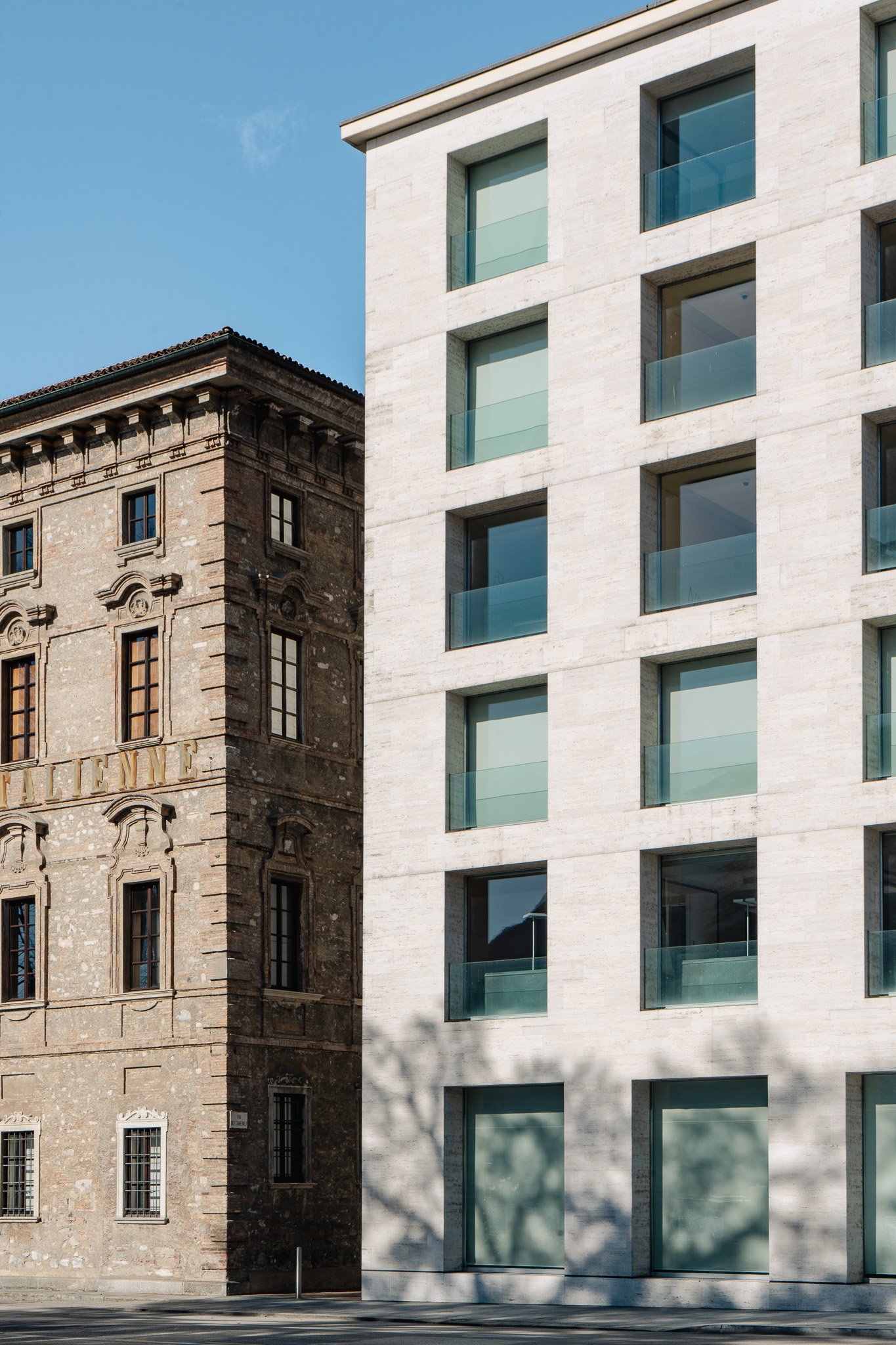 420m² office