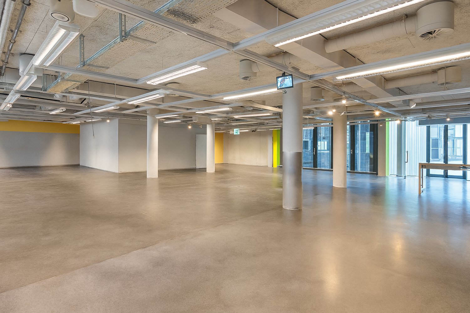 negozio di 633m²