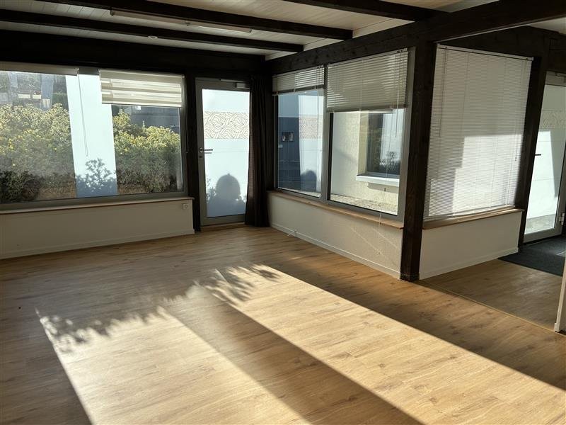 42m² commercial