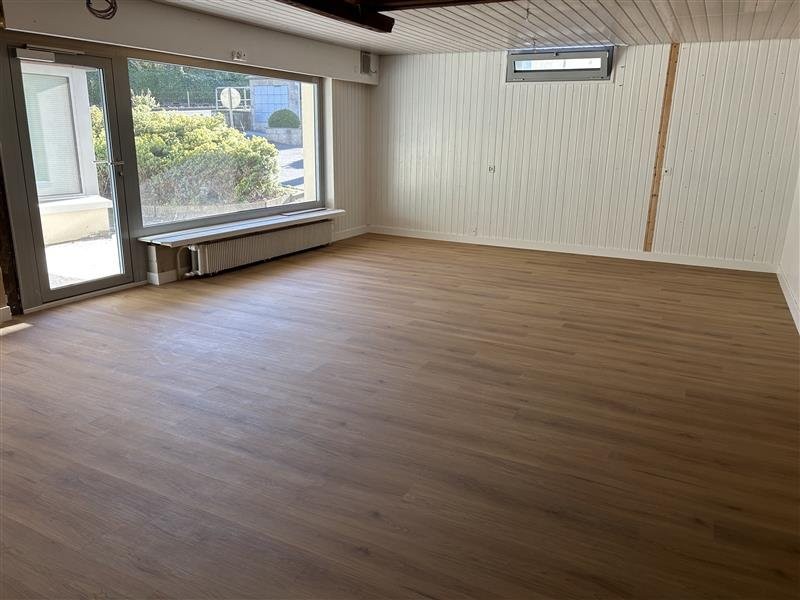 42m² commercial