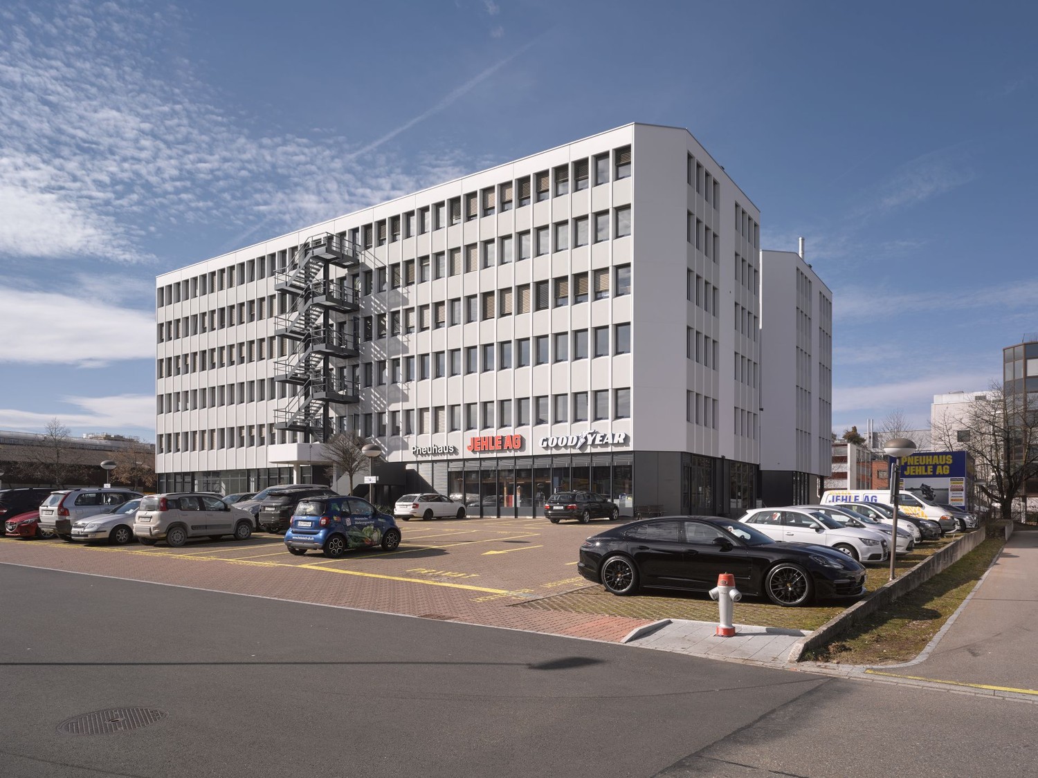 110m² office