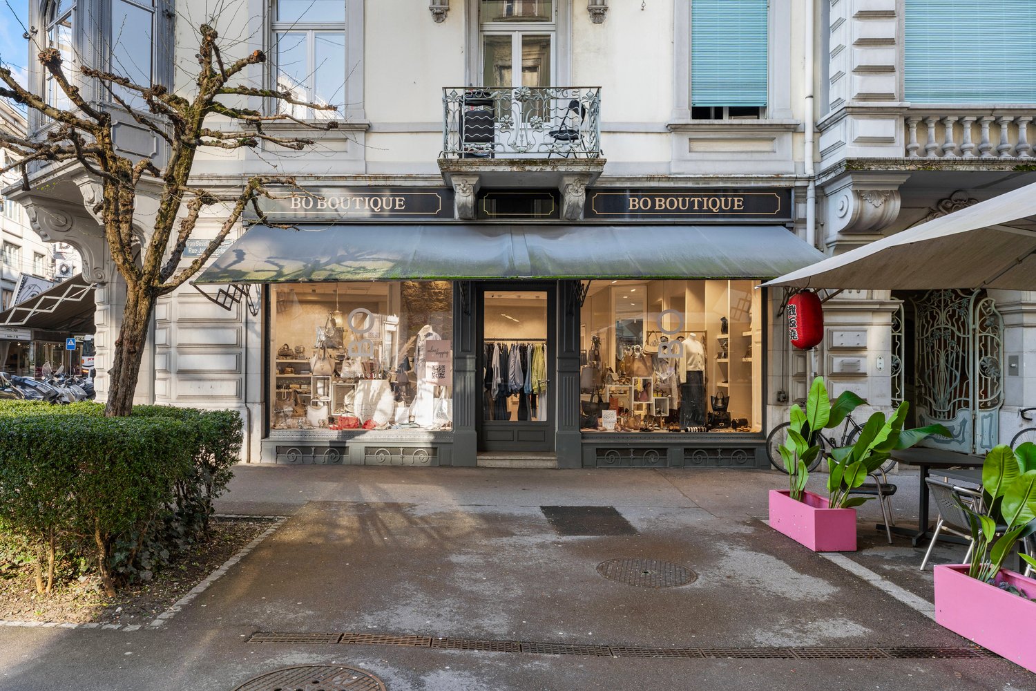 190m² shop