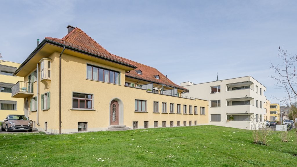151m² commerciale