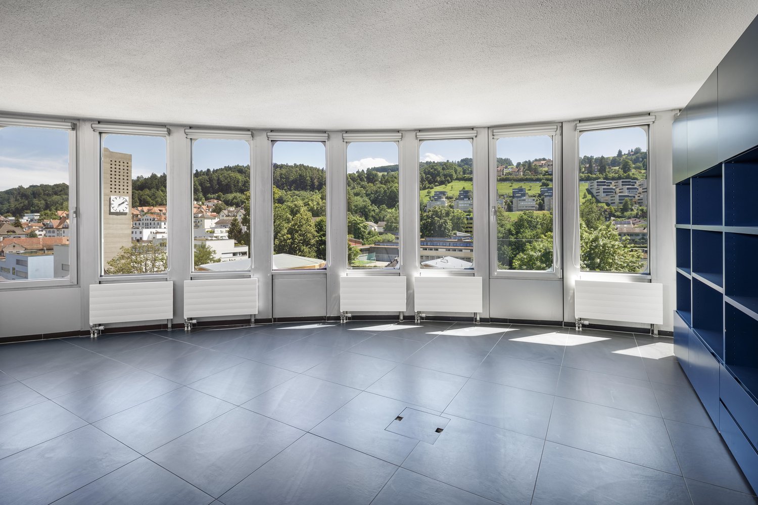 385m² commercial