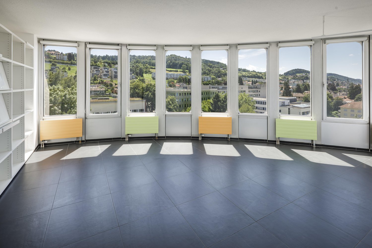 385m² commercial