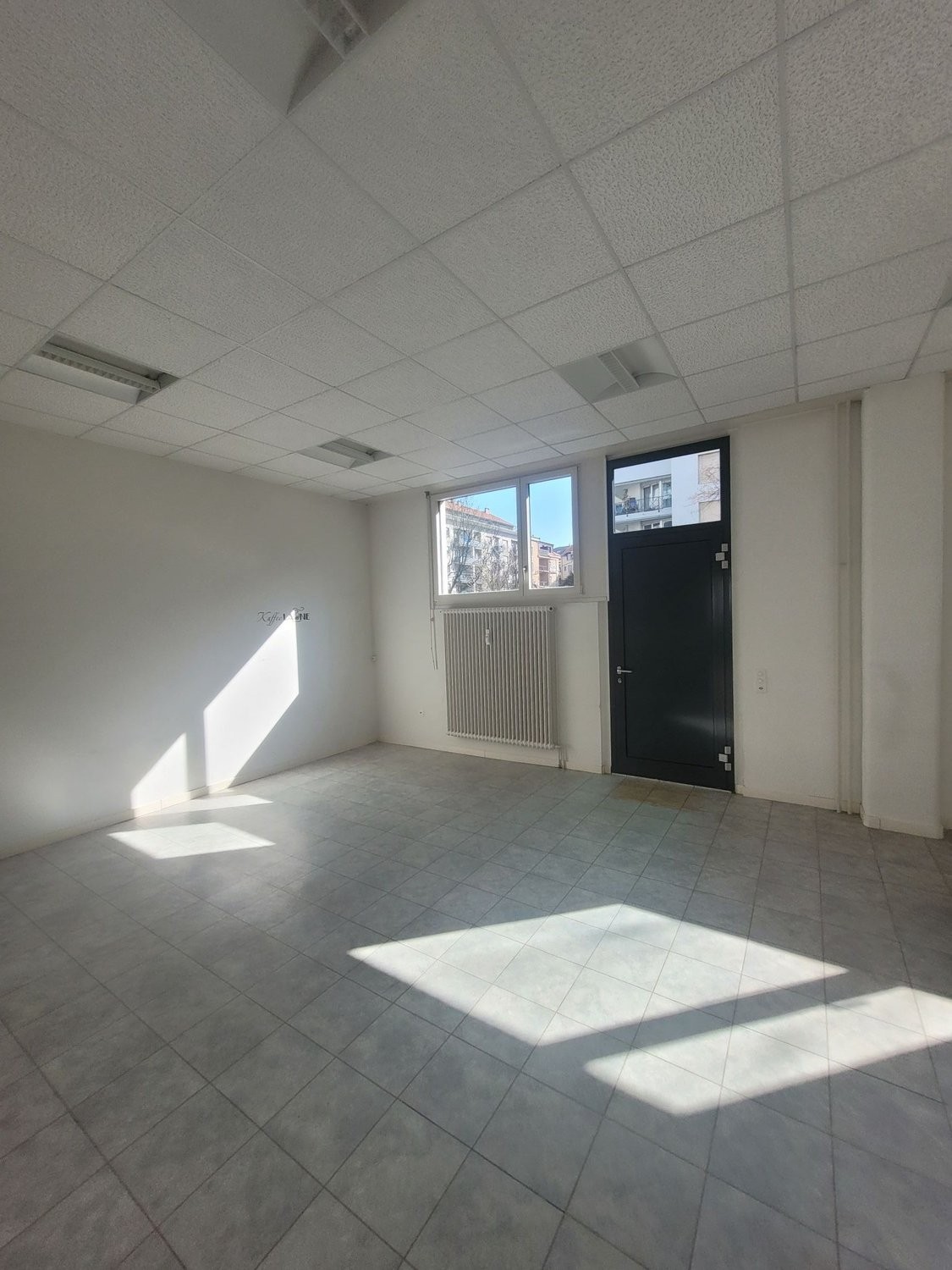 88m² shop