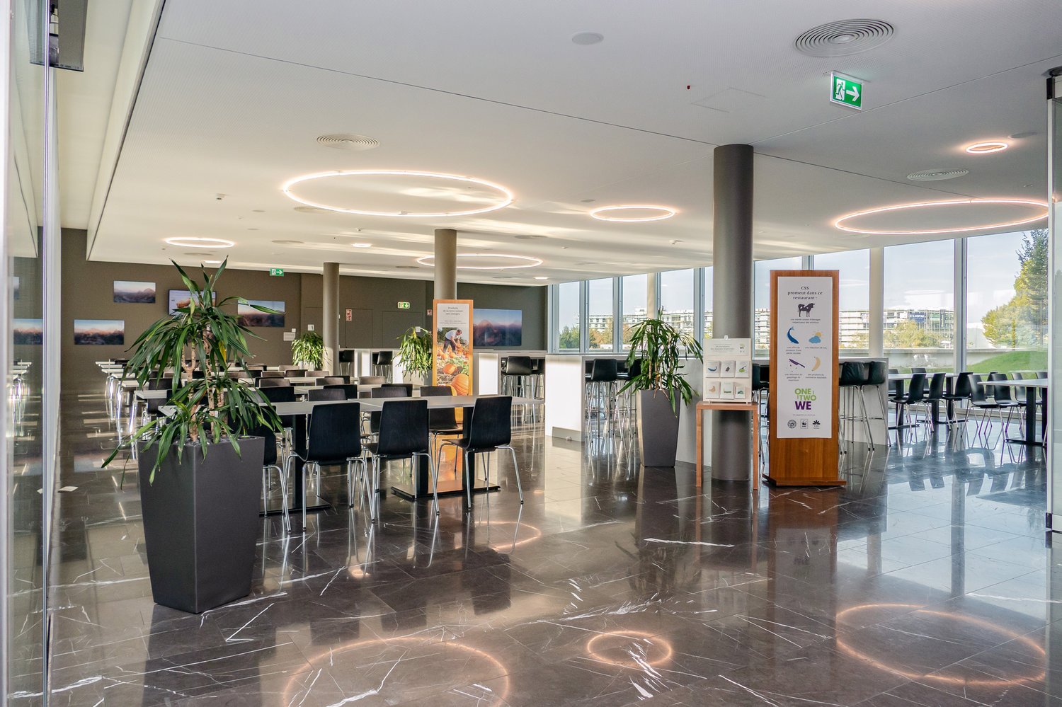 427m² office