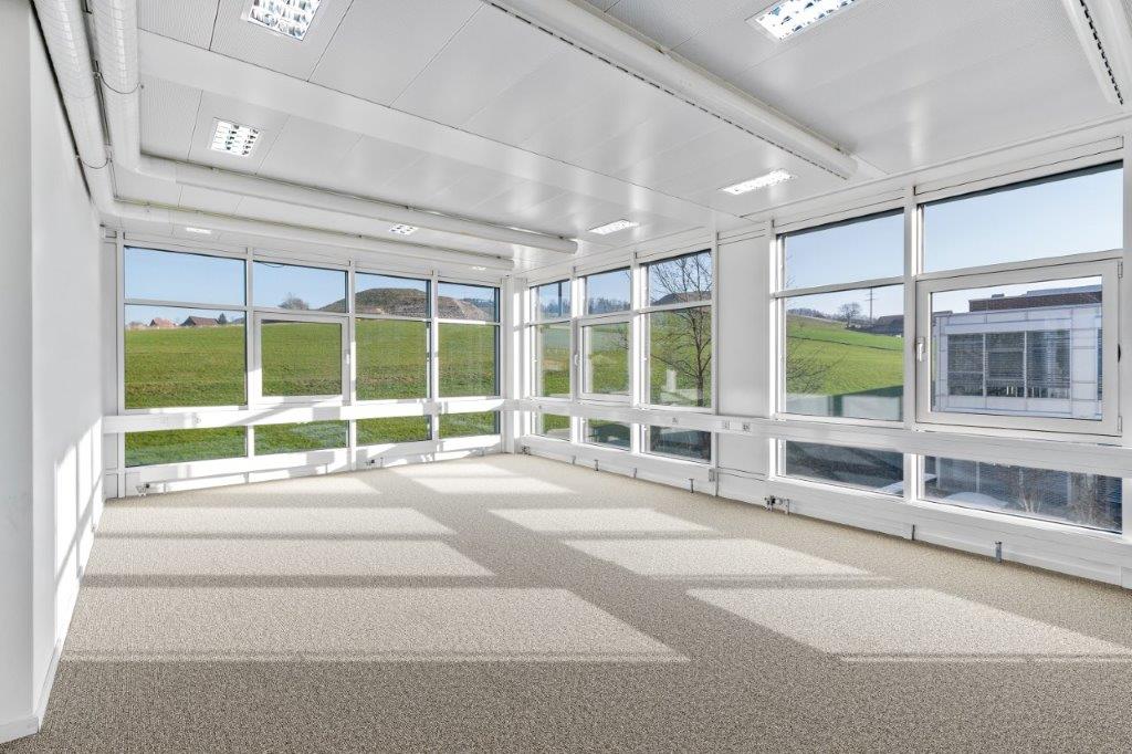 427m² office