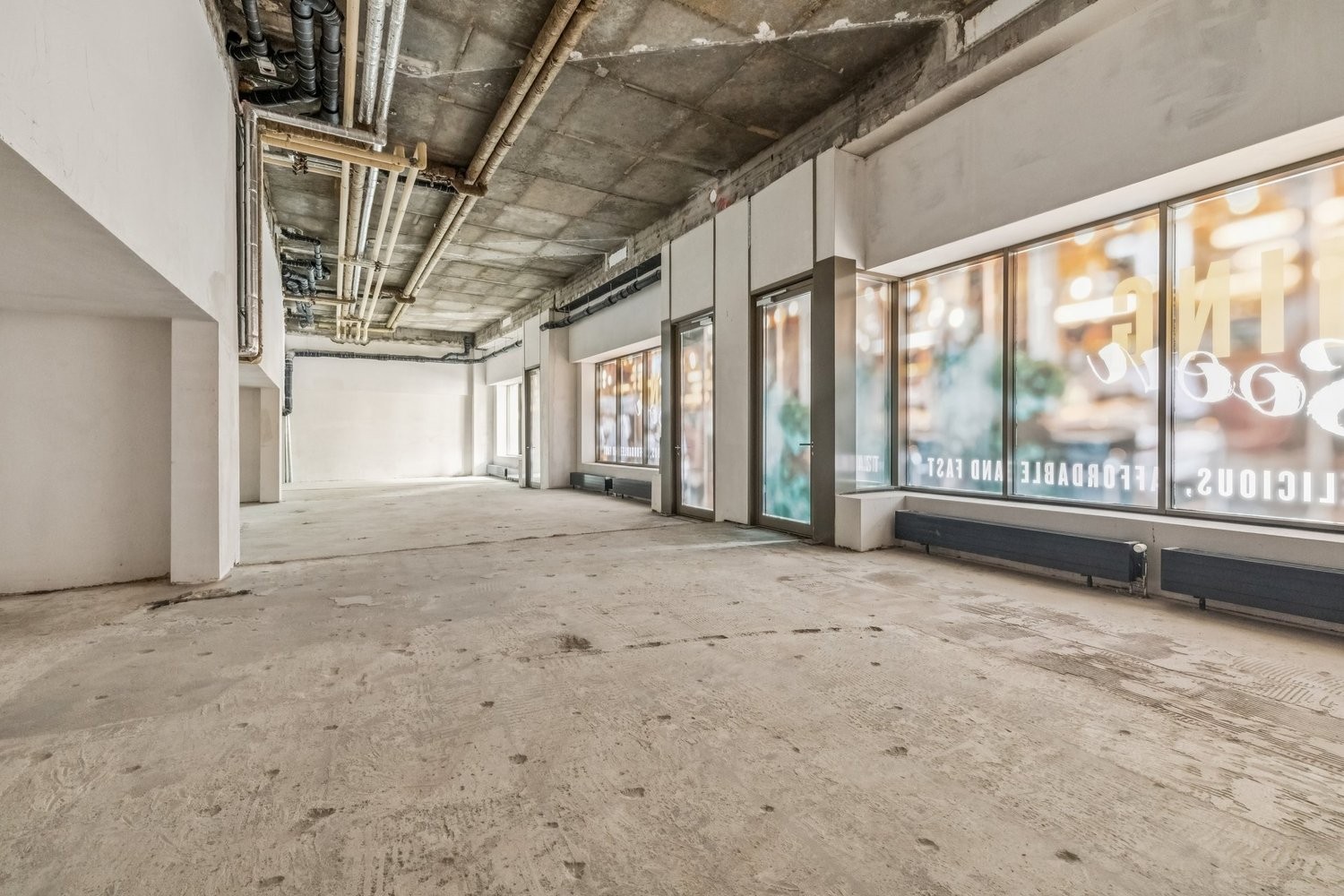 256m² restaurant