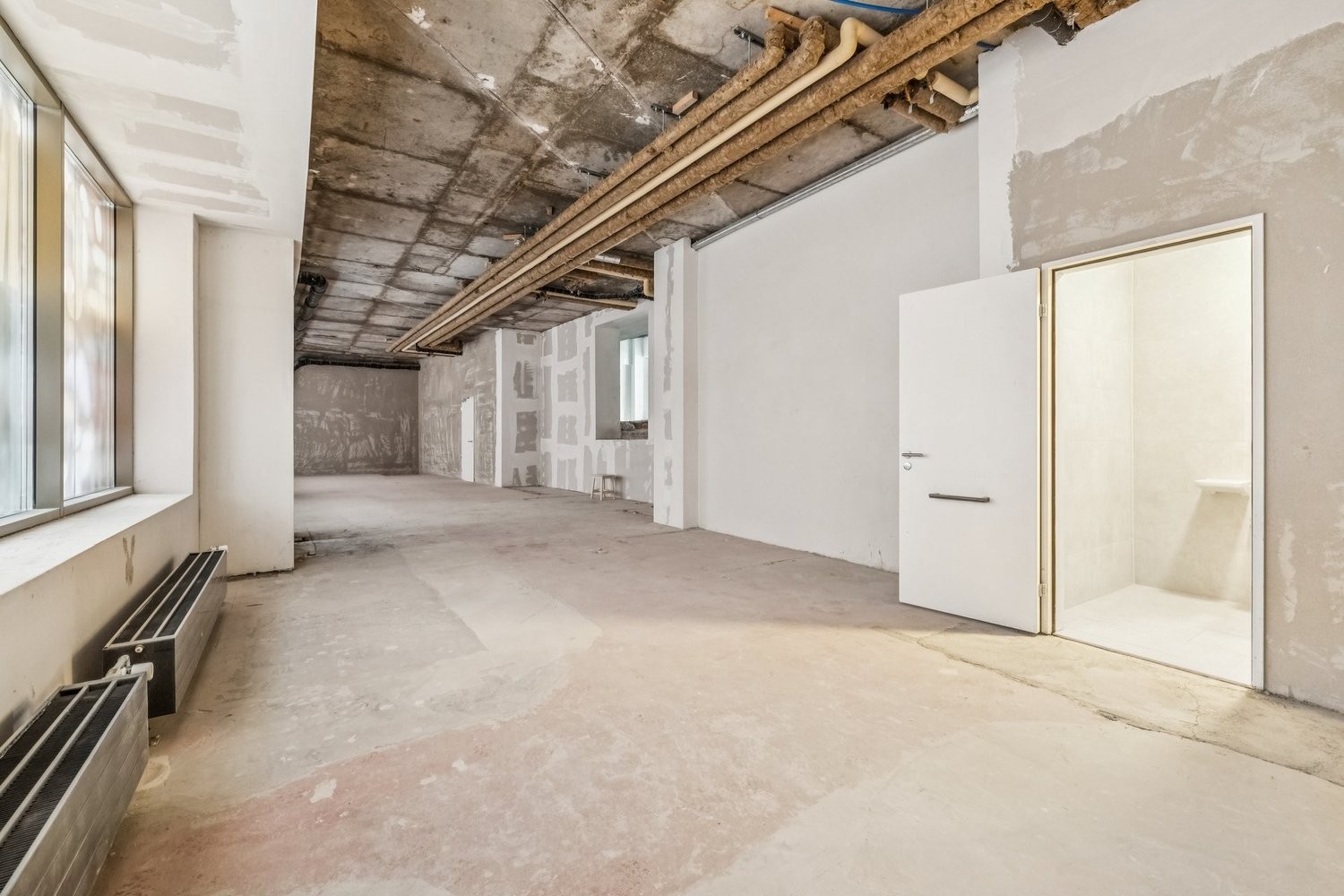 256m² restaurant