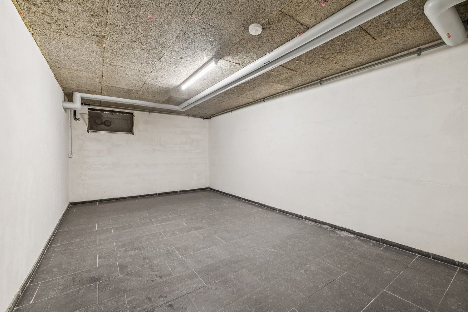 256m² restaurant