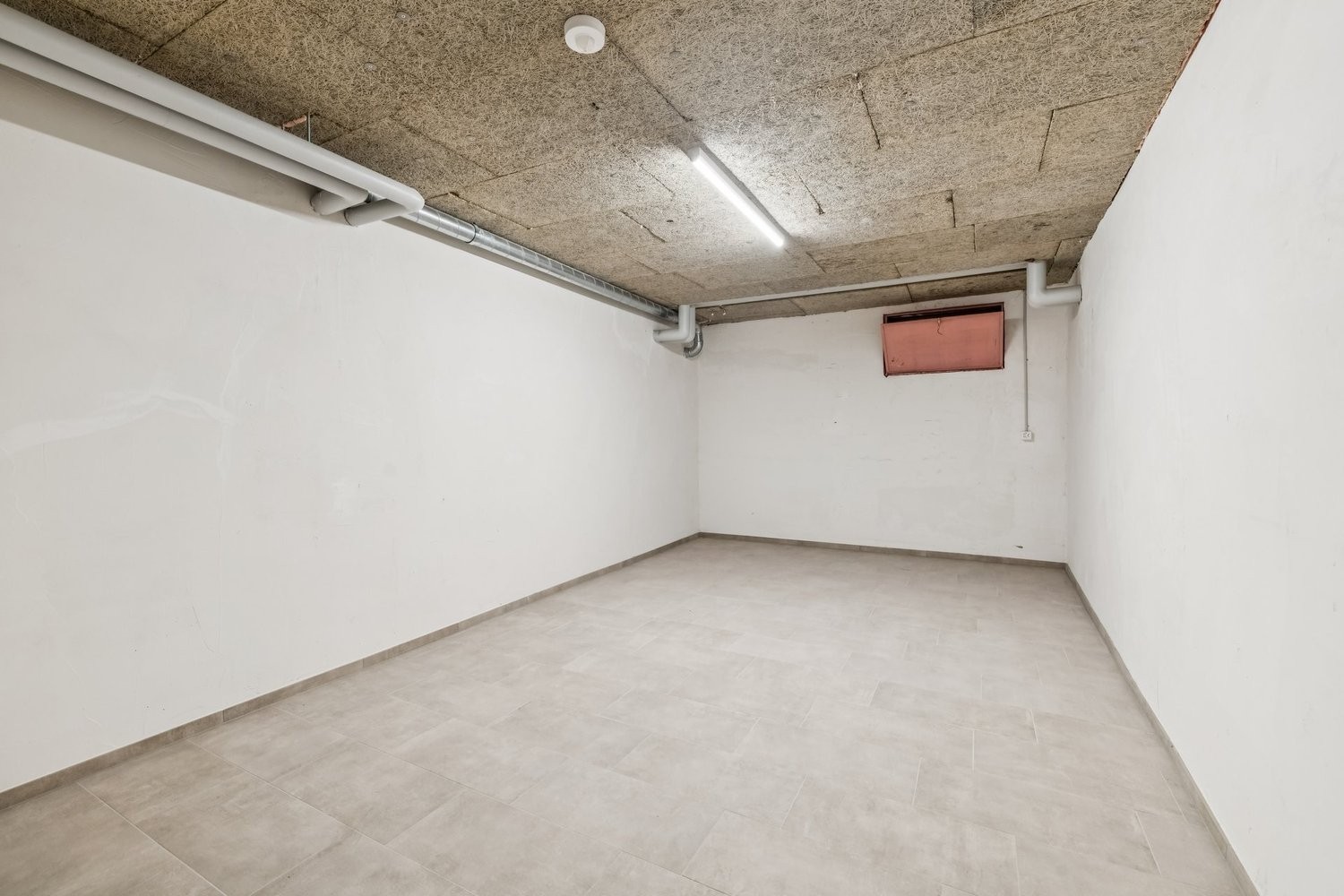 256m² restaurant