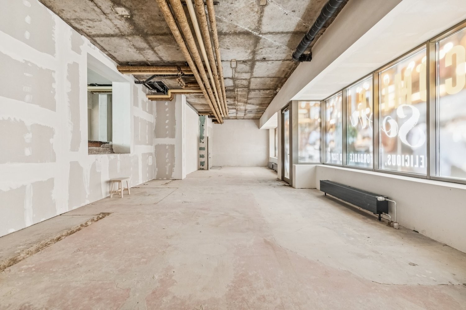 256m² restaurant