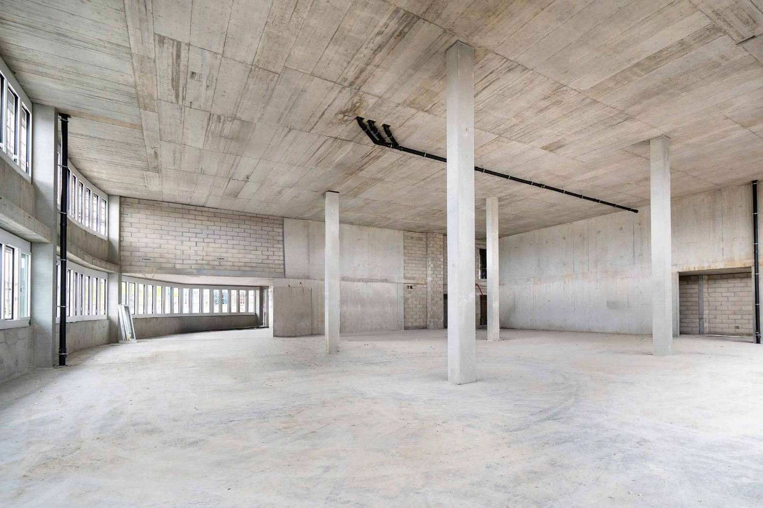 70m² commercial