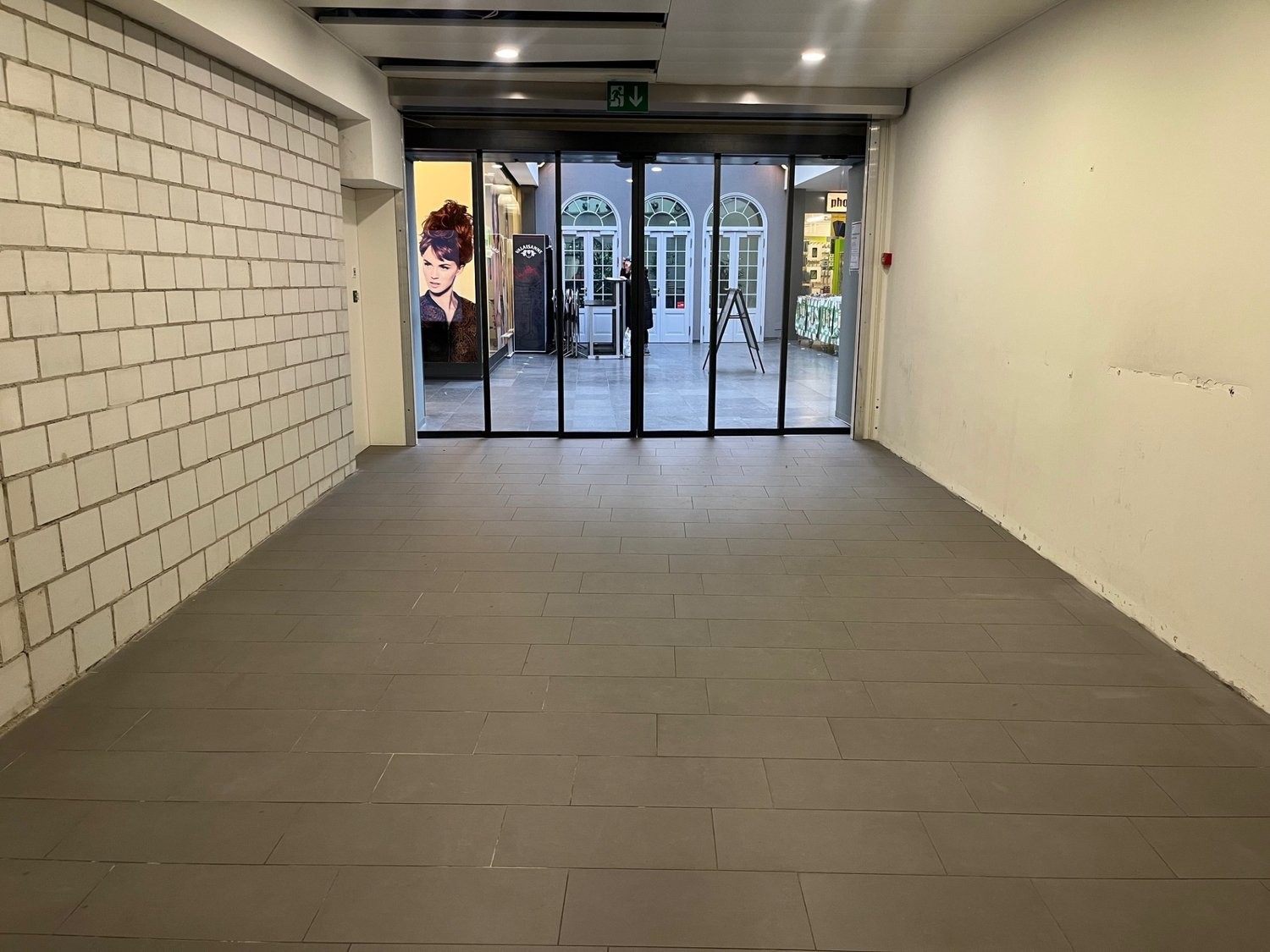 93m² commercial
