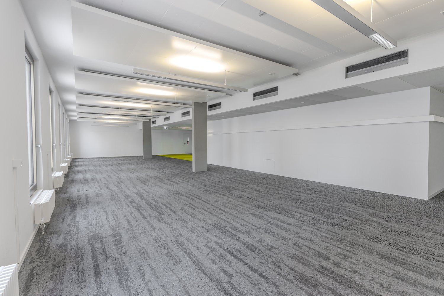 768m² office