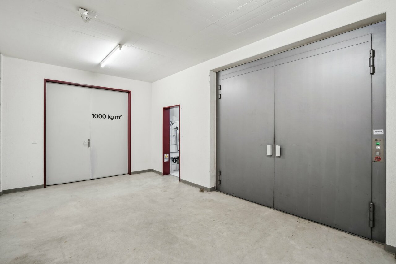 194m² commercial