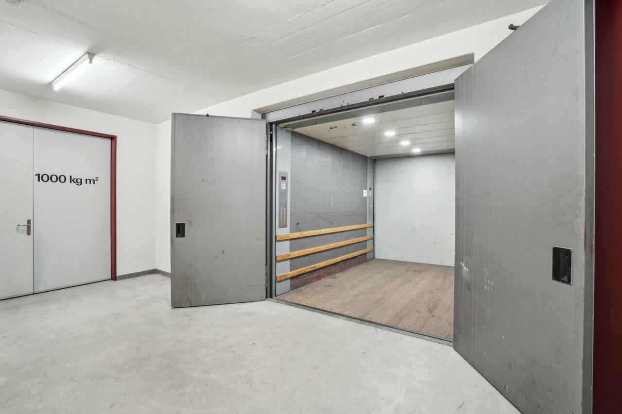 194m² commercial