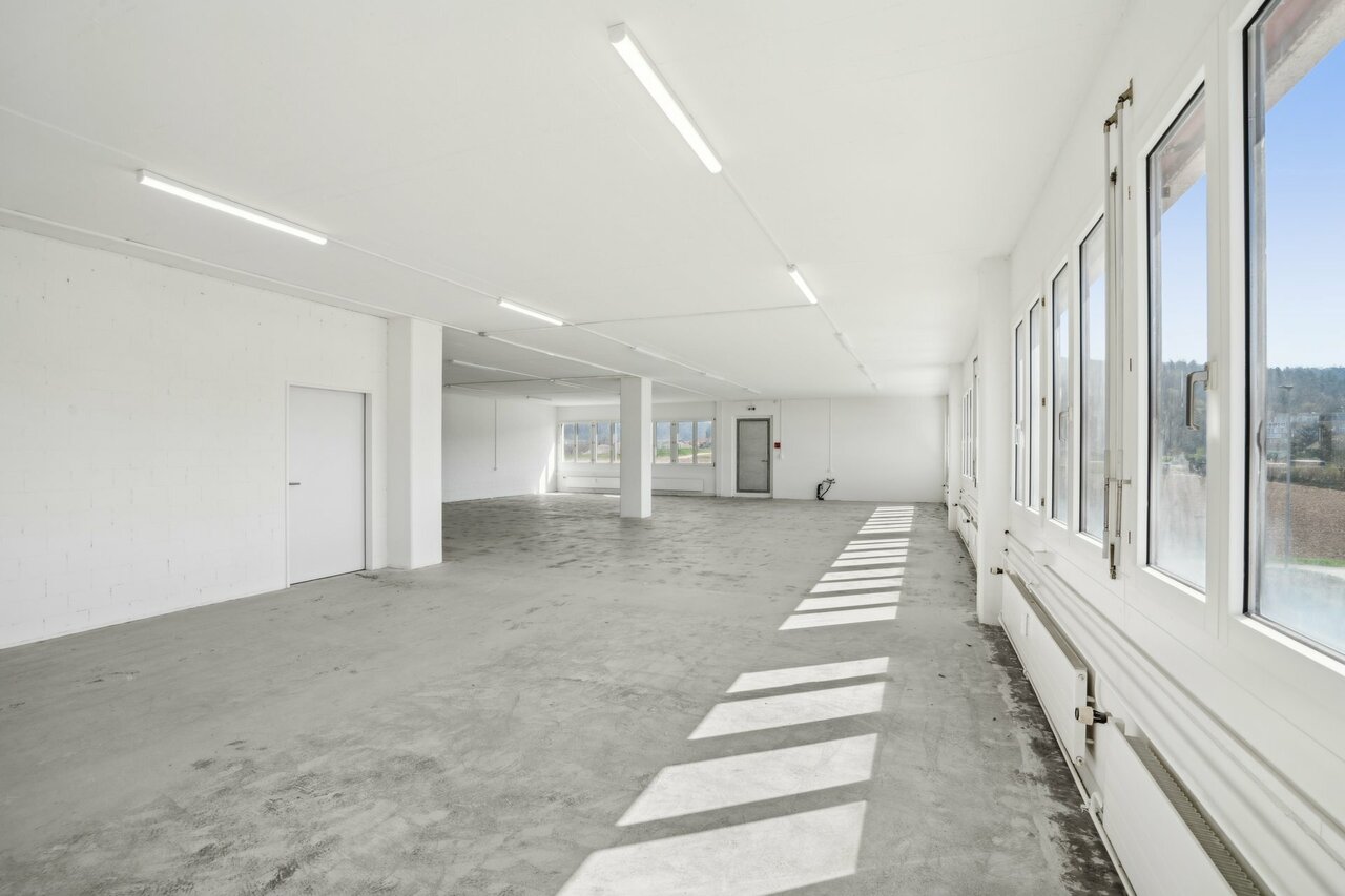 194m² commercial