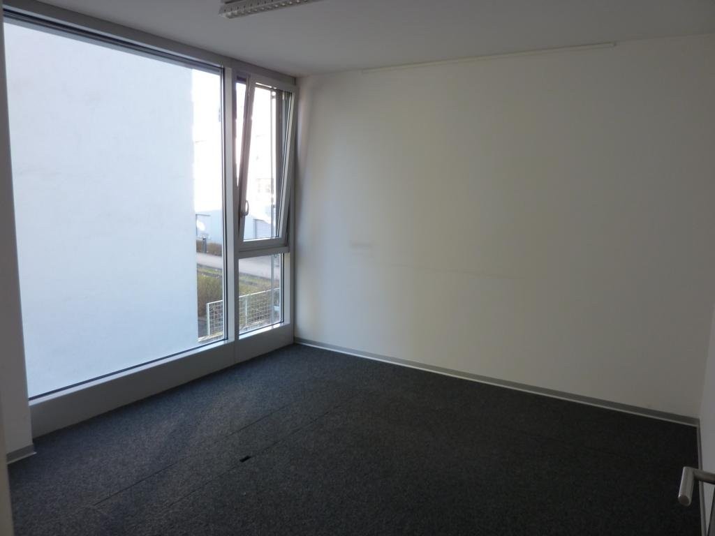112m² commercial
