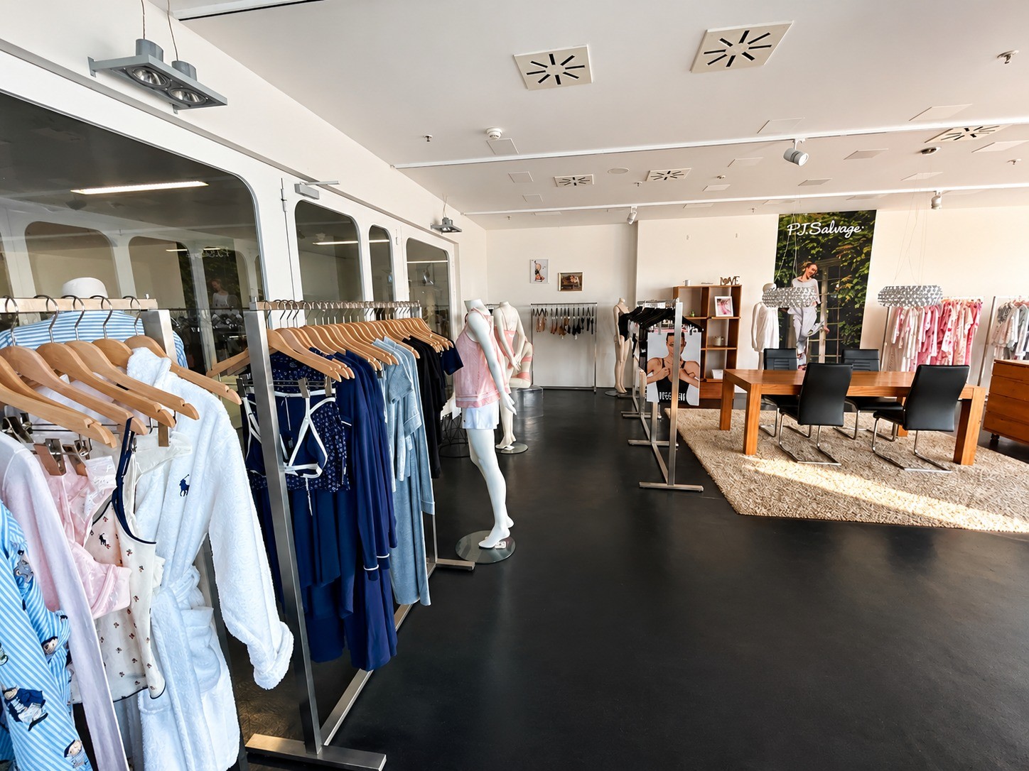 141m² commercial