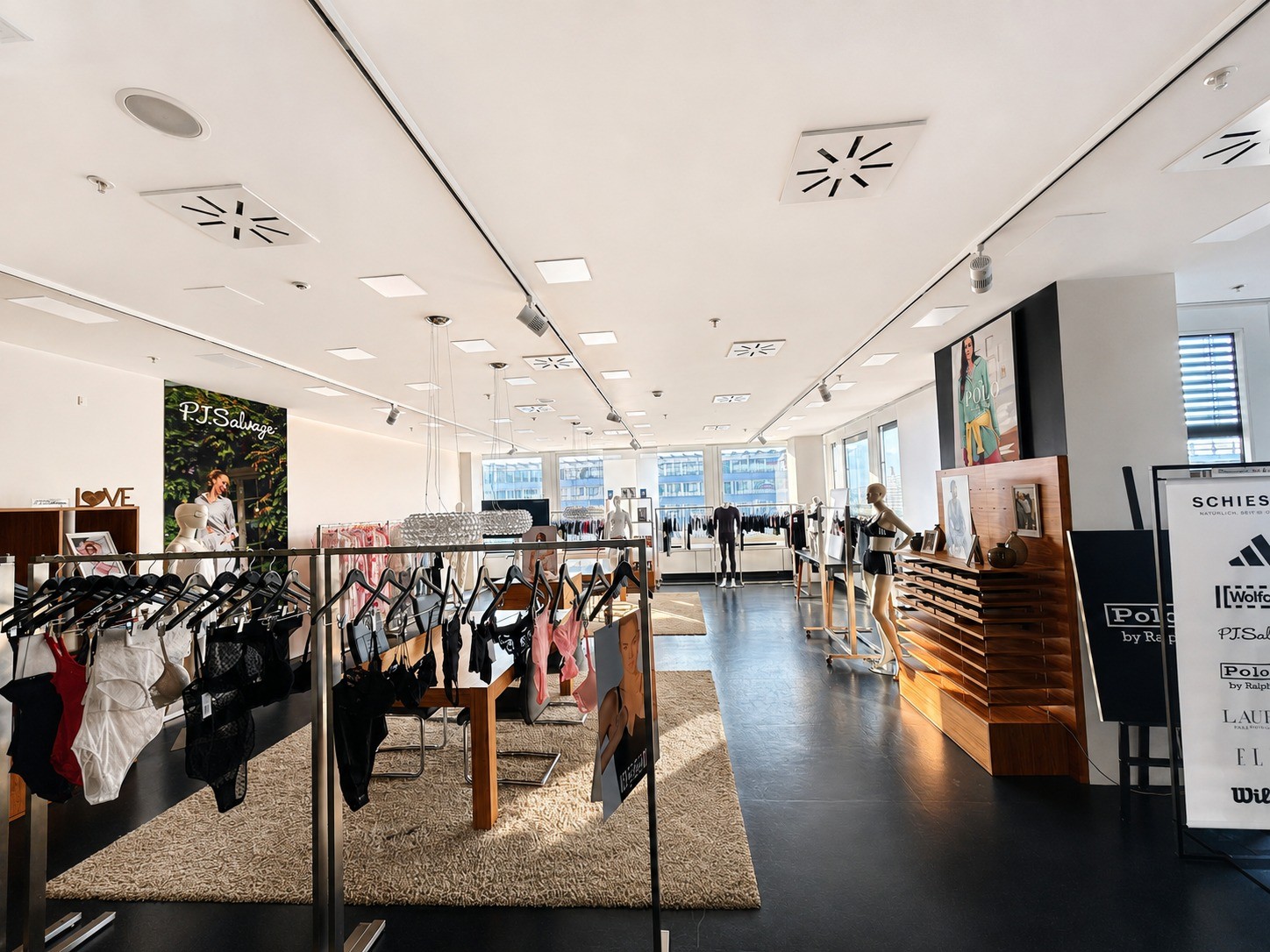 141m² commercial