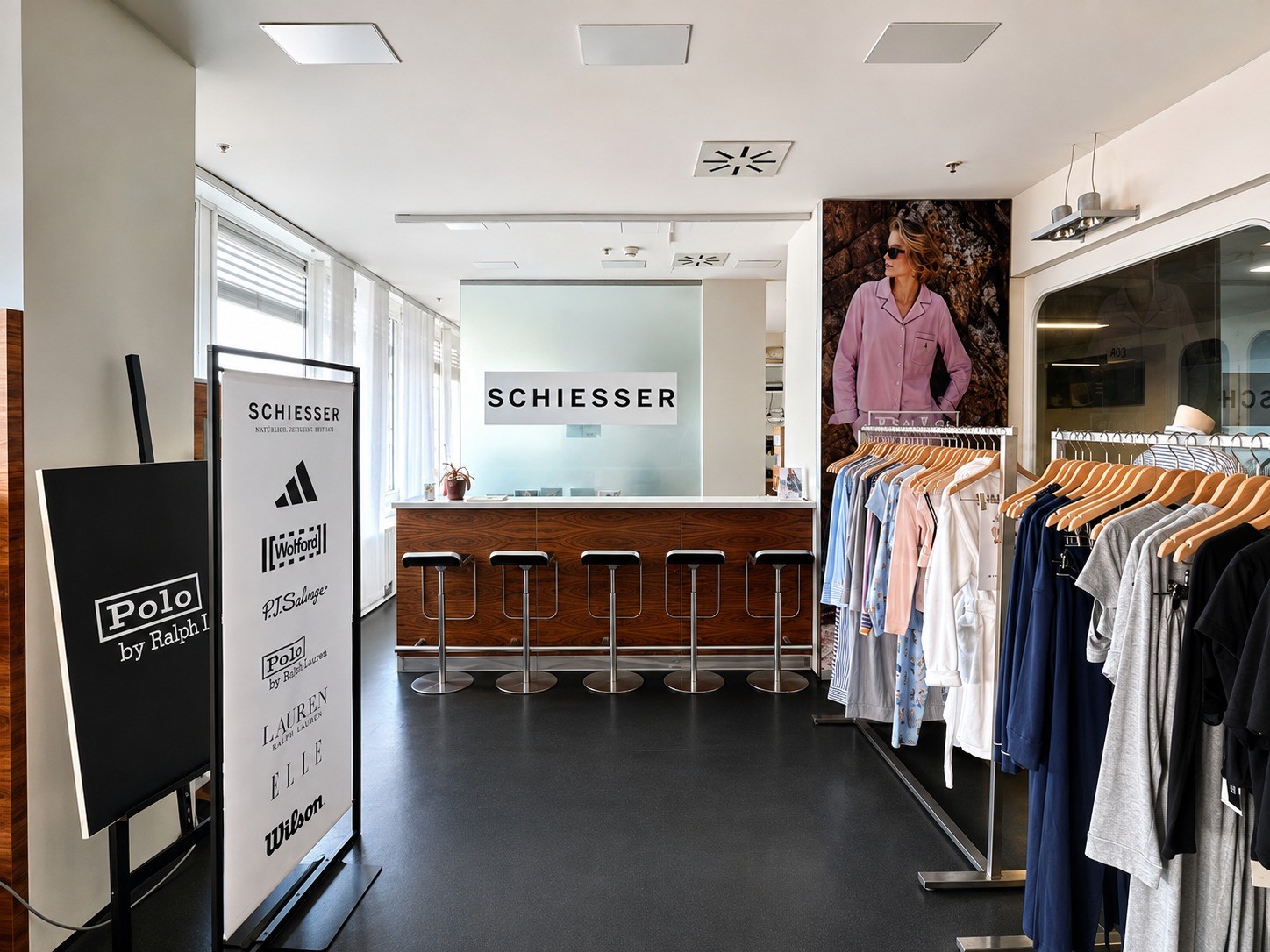 141m² commercial