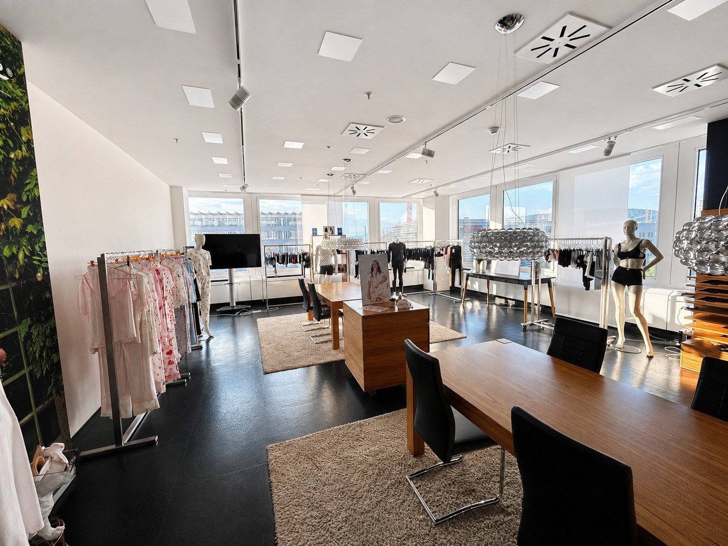 141m² commercial
