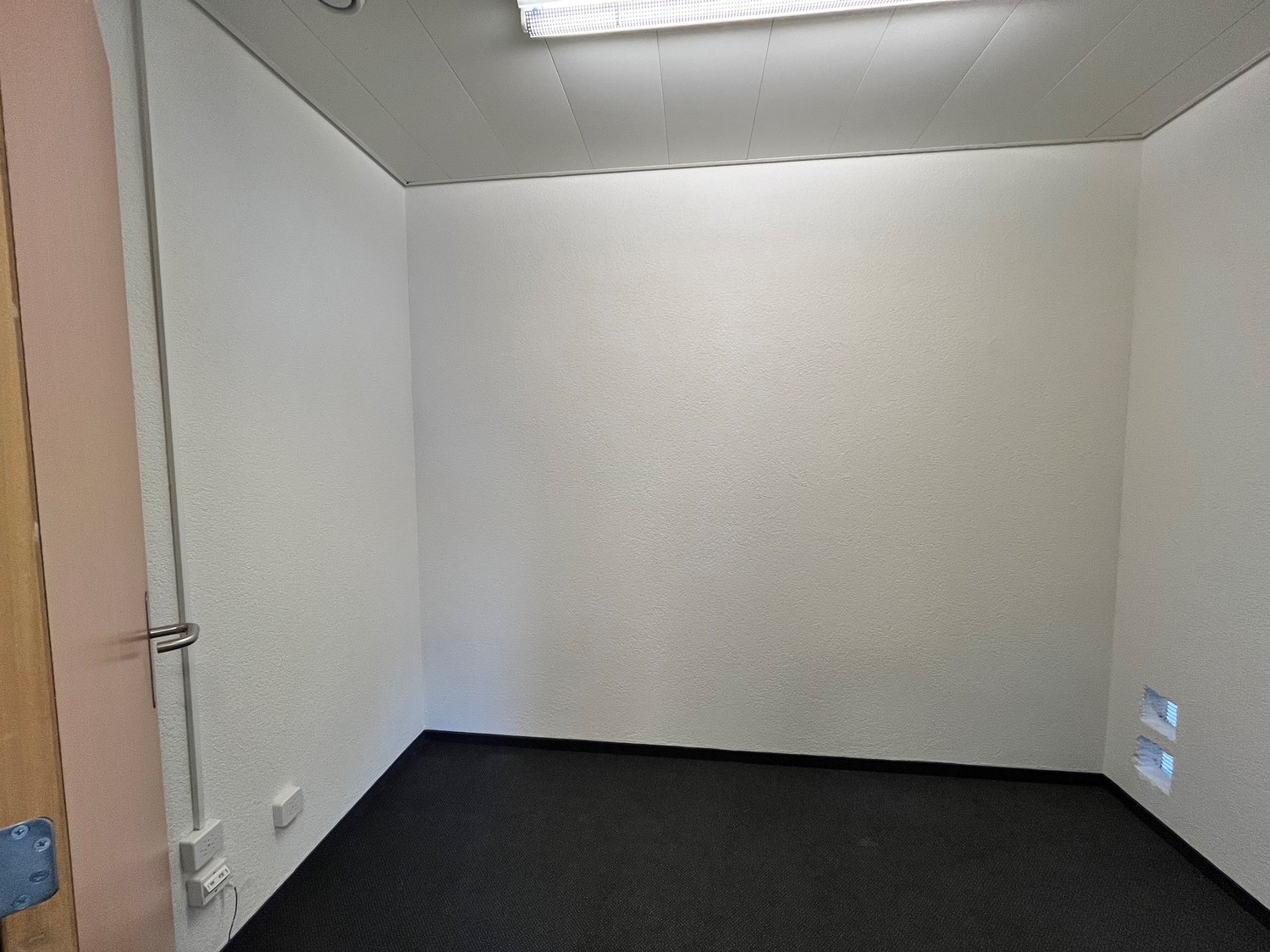 203m² office