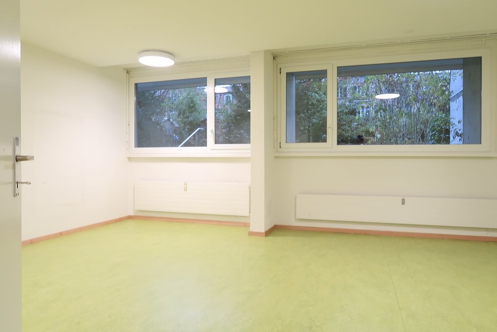 121m² office