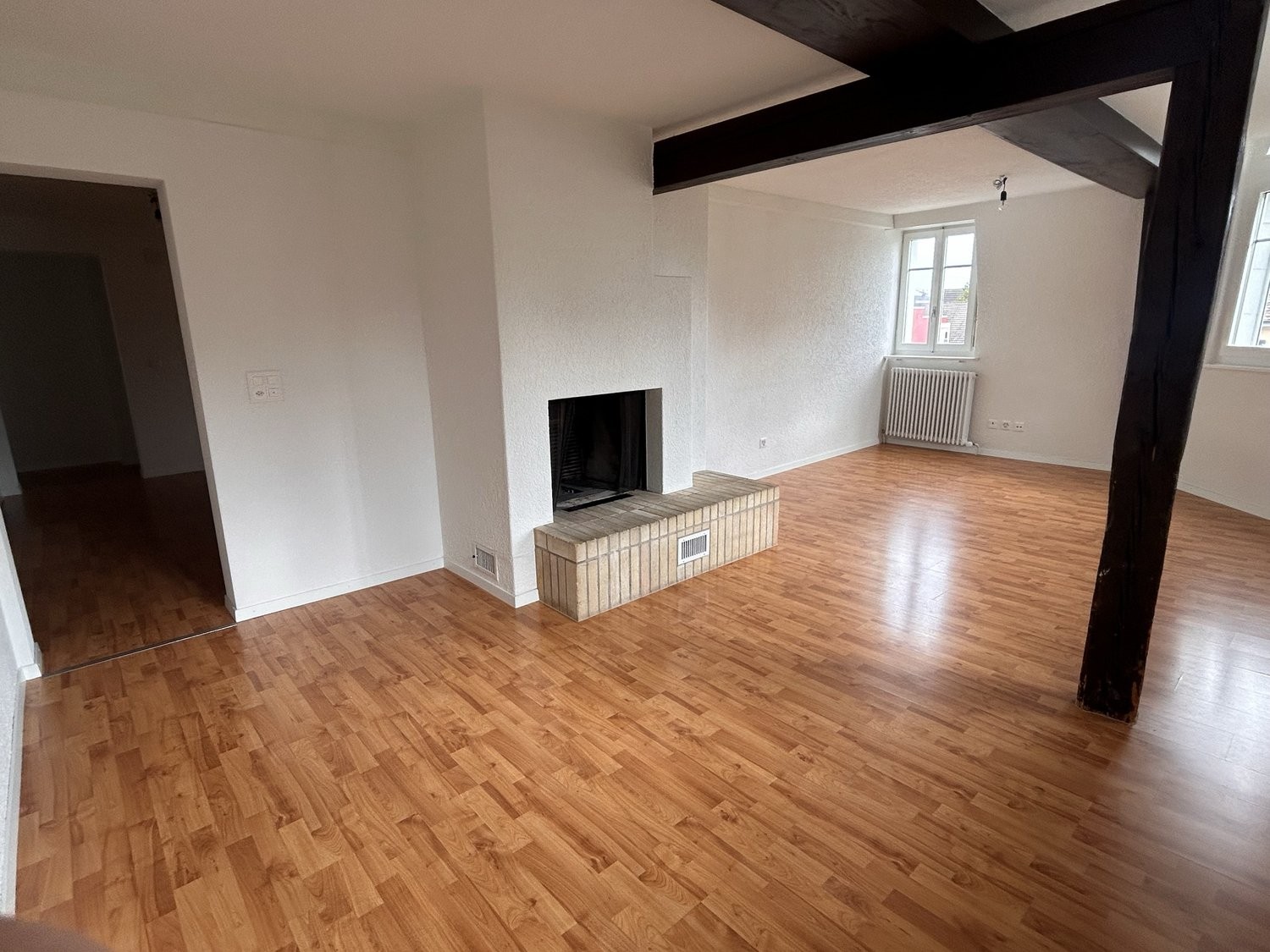 5 rooms apartment