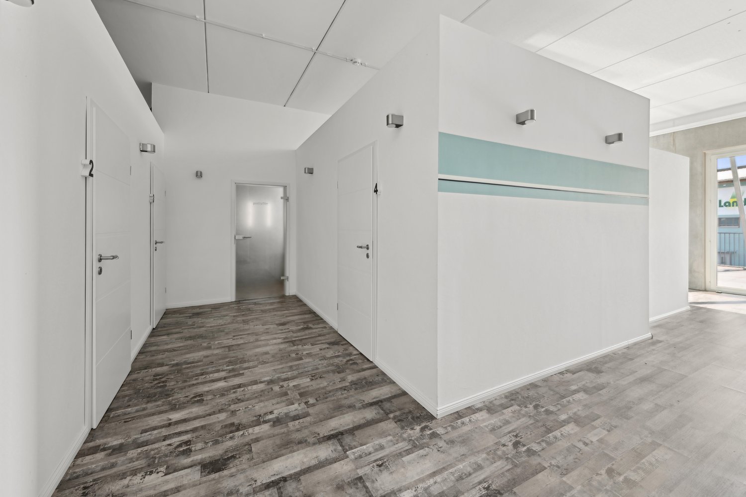 99m² office