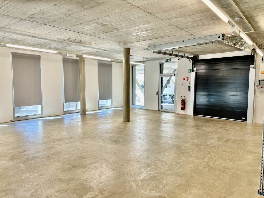 615m² commercial