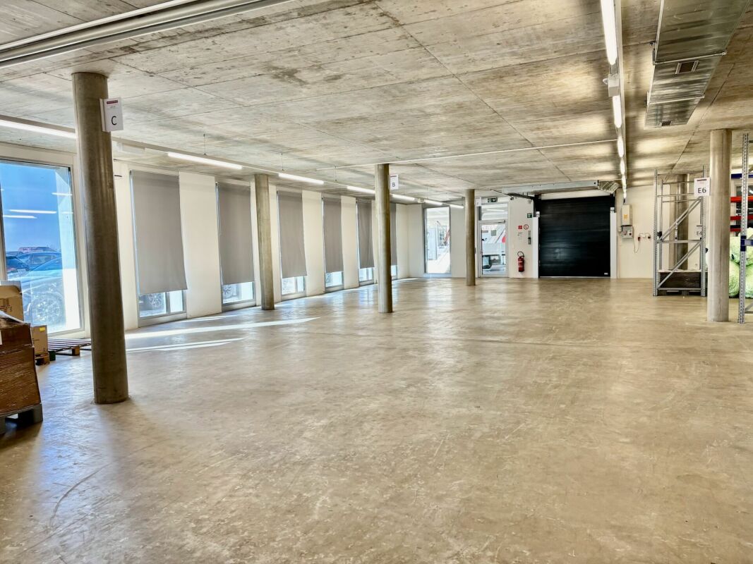 615m² commercial