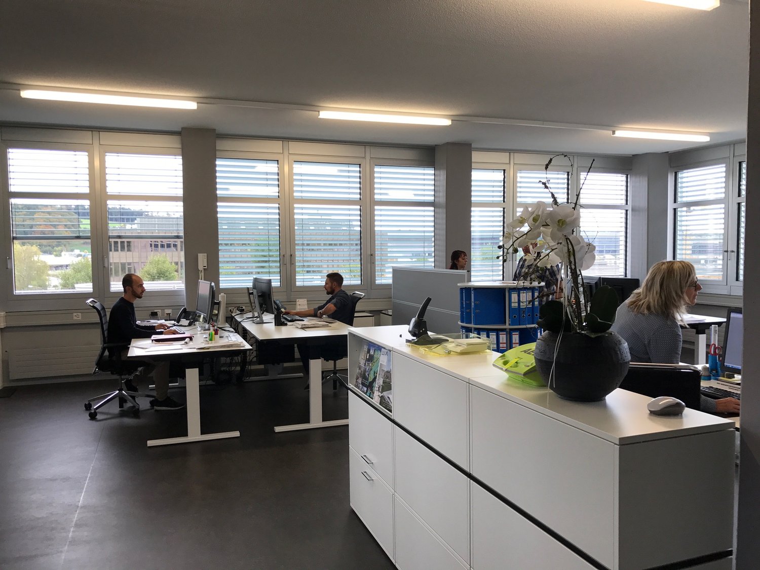 160m² office