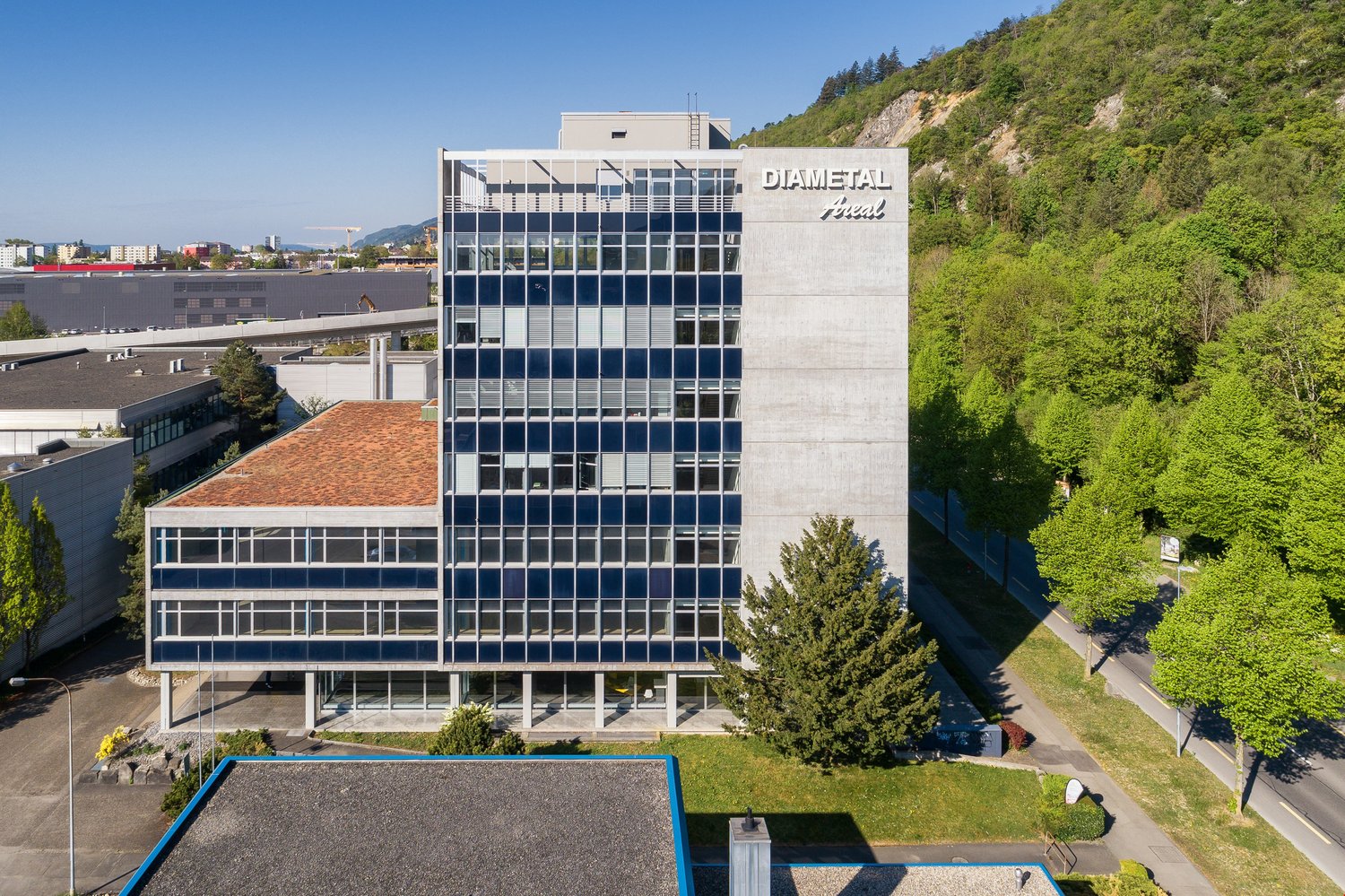160m² office