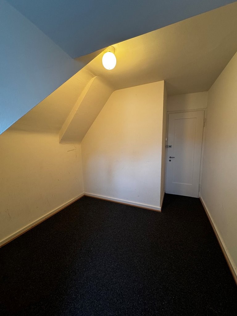 1 room single room