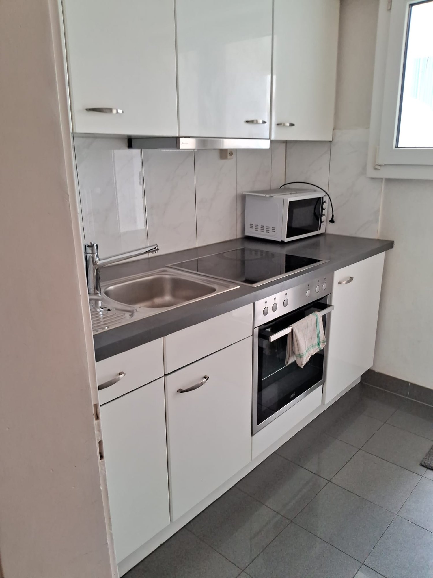 Möblierte 2 ½ Zimmer Wohnung