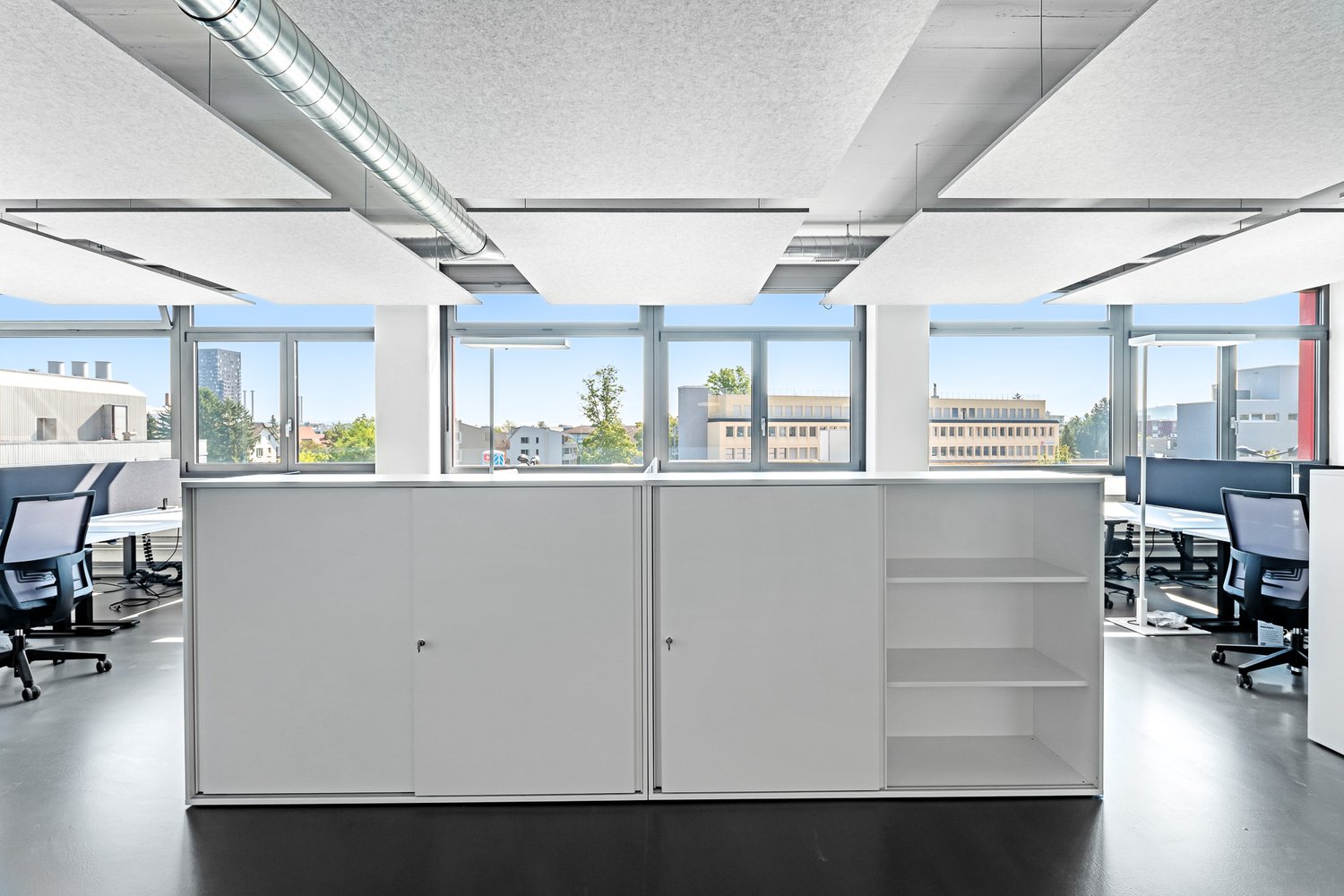 183m² office