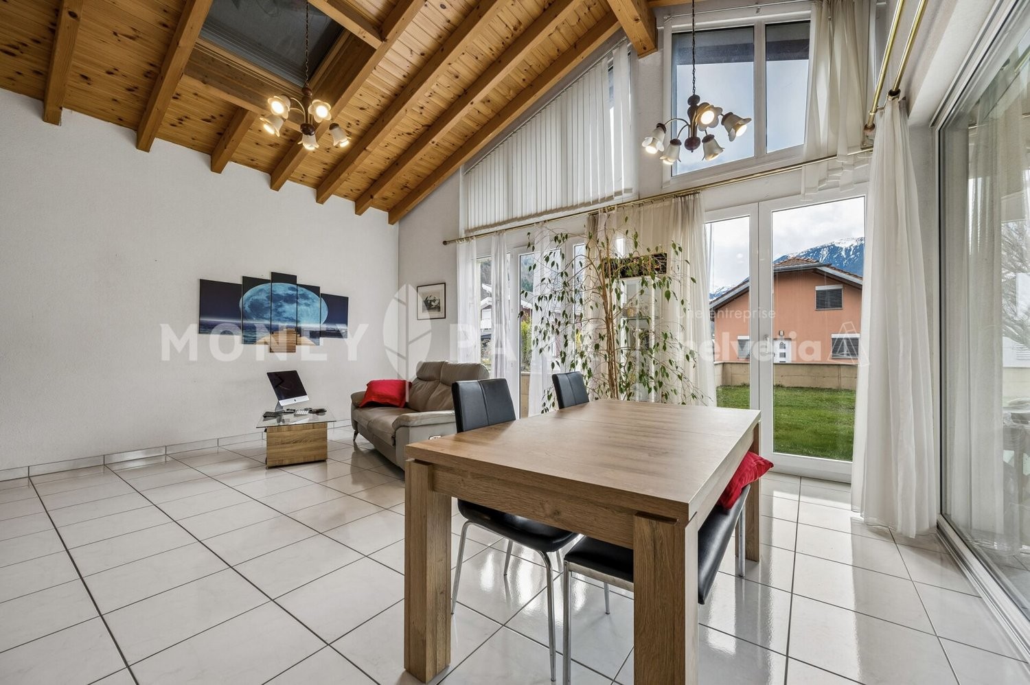 5 rooms villa