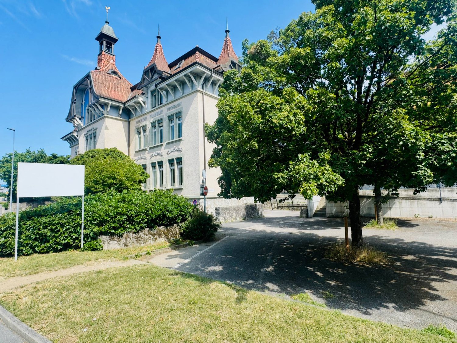 1000m² Wohn- / Geschäftsgebäude