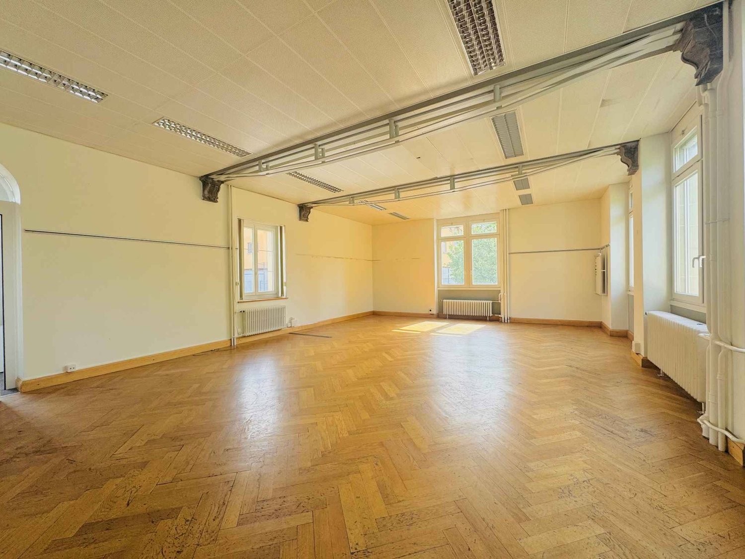 1000m² Wohn- / Geschäftsgebäude