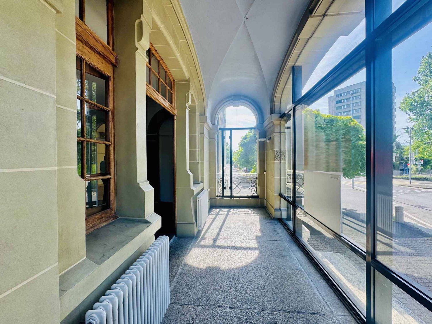 1000m² Wohn- / Geschäftsgebäude